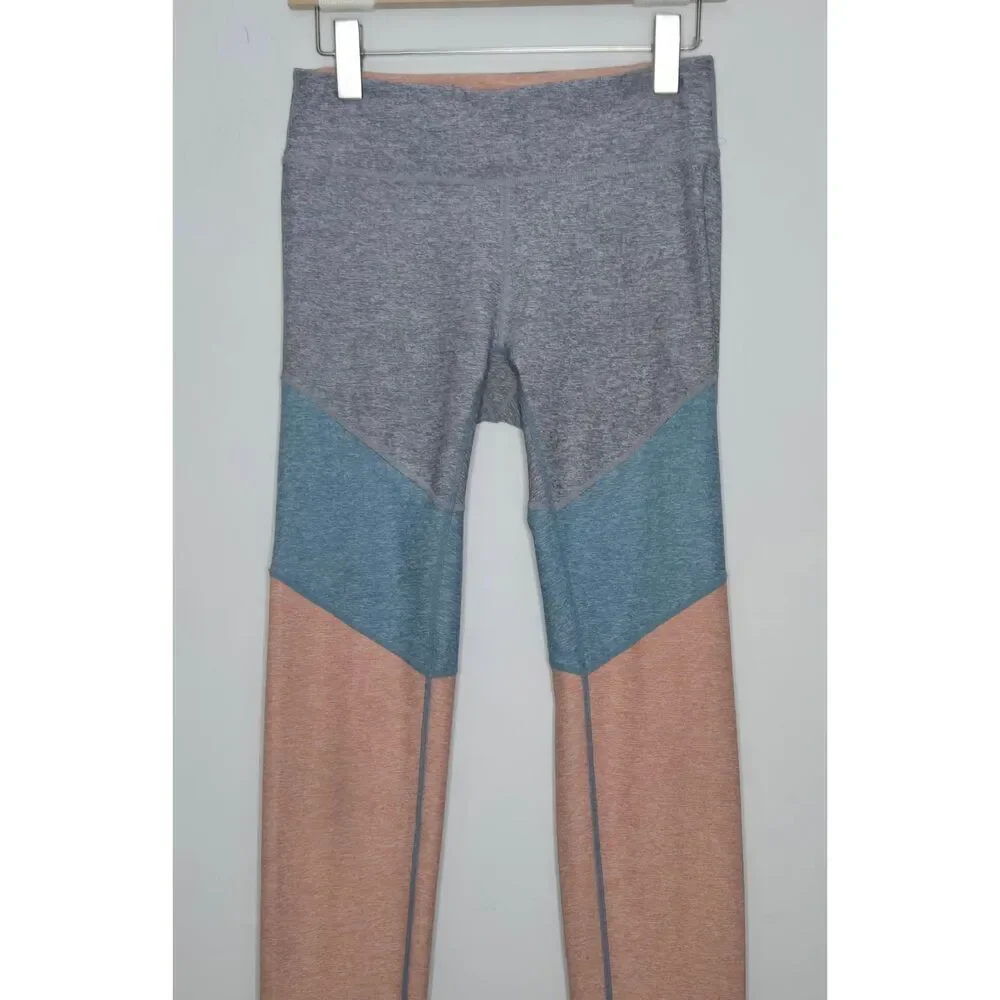 Outdoor Voices Leggings Size Medium 7/8 Springs in Lake/Dove/Rose Quartz